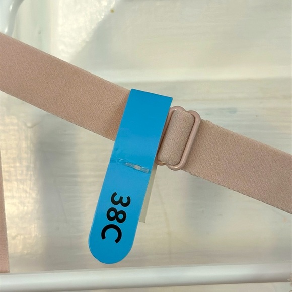 NWT Women’s Maidenform Racerback Smoothing Champagne Colored Lace Bra Size 38C - Picture 7 of 7